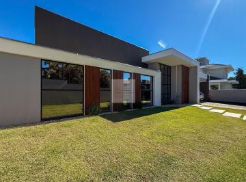 Casa · 238m² · 3 Quartos · 2 Vagas · Casa Térrea com 3 suítes semi mobiliada a venda na Itoupava Norte .