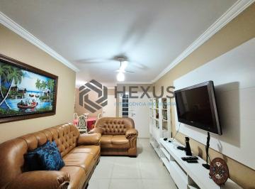 Foto · Apartamento com varanda a 1 quadra da praia nas Pitangueiras, Guarujá