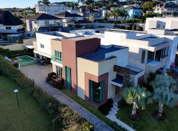 Casa · 451m² · 4 Quartos · 3 Vagas · Casa em Alphaville Graciosa - 4 suítes - piscina -