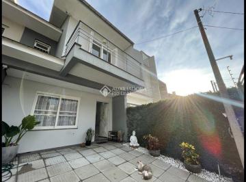 Casa · 136m² · 3 Quartos · 2 Vagas · Sobrado em Canoas com 3 quartos