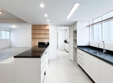 Apartamento · 165m² · 3 Quartos · 2 Vagas · Apartamento de 3 dormitórios 164m2 privativos 2 vagas de garagem no bairro Centro