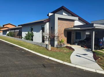 Casa · 308m² · 4 Quartos · Uma Residência Exclusiva no Coração de Bragança Paulista com 308,00m², 4 suítes com piscina.