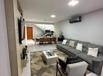Casa · 158m² · 3 Quartos · Casa à venda - no Jardim Regina