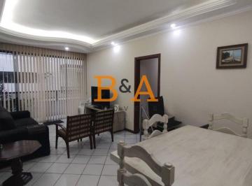 Apartamento · 150m² · 3 Quartos · 2 Vagas · Apartamento de 3 quartos com varanda e 2 vagas cobertas em excelente localização em Cabo Frio