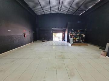 Comercial · 250m² · 2 Vagas · Galpão disponível para locação no bairro Laranjeiras em Uberlândia-MG