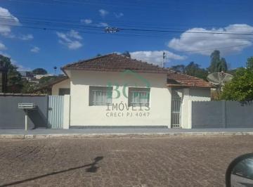 FACHADA · Excelente casa á venda na cidade de Caldas MG.