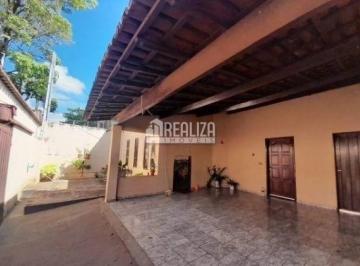 img0 · Casa com 3 Quarto(s) e 2 banheiro(s) para Alugar, 172 m² por R$ 2470 / Mês