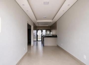 Casa · 150m² · 3 Quartos · 2 Vagas · Casa com 3 quartos sendo 1 suíte disponível para venda no bairro Novo Mundo em Uberlândia-MG