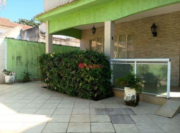 Casa · 218m² · 3 Quartos · 6 Vagas · Casa 3 quartos - 2 suites, salao, copa, cozinha, dependencia completa, terraco