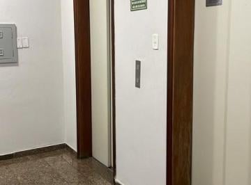 Comercial · 100m² · 2 Vagas · Sala Comercial para venda em Centro de 100.00m² com 2 Garagens