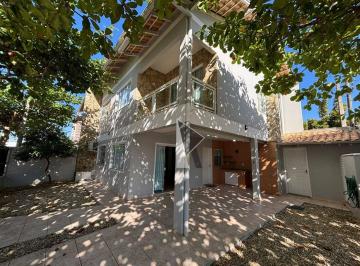 88e5681ca0415603c52d54757e9e270594e788d6 · Casa com 3 dormitórios para alugar, 140 m² por R$ 5.500,00/mês - Gravatá - Navegantes/SC