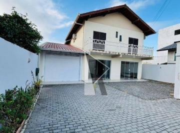 ae5bbb2b3bbad611da4bfd6d7757ec39f416c843 · Casa com 4 dormitórios para alugar por R$ 6.000,00/mês - Meia Praia - Navegantes/SC