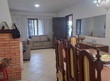 Casa · 150m² · 3 Quartos · 1 Vaga · Casa 3 dormitórios sendo um suíte mais anexo em Tramandaí