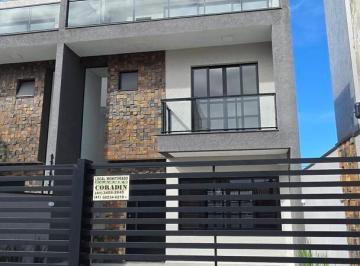 Apartamento · 187m² · 3 Quartos · 2 Vagas · Magnífico Tríplex semi mobiliado com piscina a 150 m do mar Praia de Leste!