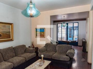 Localizada na charmosa Vila Mariana, esta casa é uma oportunidade única para que · Casa à Venda - Vila Mariana, 5 Quartos, 240 m2