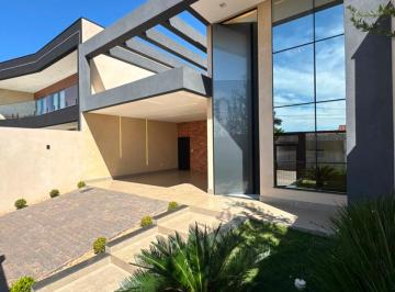 Casa de 3 quartos, Águas Claras · Arniqueiras Conj. 4 | 3 Suítes | Rica em Marcenaria | Condomínio Fechado