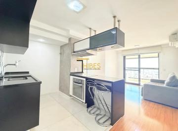 Apartamento de 2 quartos, Curitiba · Apartamento água verde, decorado, ensolarado, andar alto, 2 dorm. sendo 1 suíte, 63 m² priv. 1 vaga