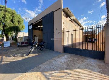 Foto 01 · CASA COM BARRACÃO À VENDA NO JARDIM PETROPÓLIS EM ARAPONGAS