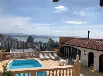 Foto 1 · Excelente residência semimobiliada com vista para a Beira-Mar Norte