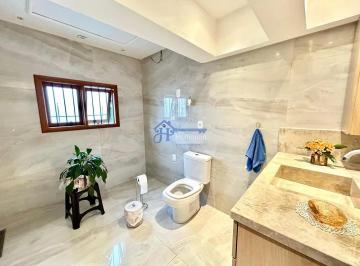 Casa · 116m² · 3 Quartos · 2 Vagas · Casa à venda em Petrópolis, Novo Hamburgo - Churrasqueira, Mezanino e Varanda!