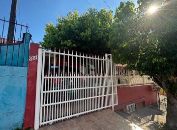 Casa · 160m² · 2 Quartos · 2 Vagas · Casa semimobiliada com churrasqueira em Santa Teresa, São Leopoldo - Venda
