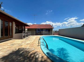 Casa · 207m² · 4 Quartos · 2 Vagas · Casa à venda em Novo Hamburgo - Piscina privativa e churrasqueira!