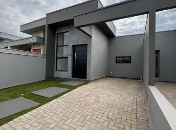Casa · 81m² · 2 Quartos · 2 Vagas · Imóvel com churrasqueira e suíte no Bairro Metzler, Campo Bom - 81m²