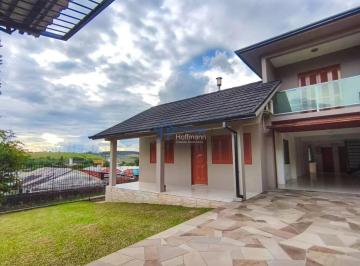 Casa · 216m² · 3 Quartos · 2 Vagas · Casa com Móveis Planejados à Venda em Novo Hamburgo (Bairro Liberdade)