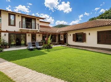 Casa · 330m² · 5 Quartos · 4 Vagas · Casa com 5 quartos em Nogueira, Petrópolis