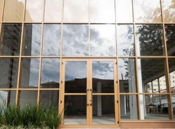 Comercial · 266m² · Loja na Rua Soriano de Sousa, 34 • 266 m²