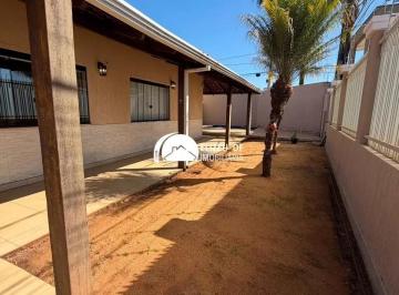 f35968392f438509333f713893be57d9.jpg · Excelente casa térrea toda reformada no Guará Park. Oportunidade! - CA1807