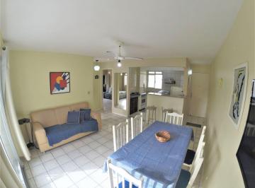 Apartamento de 2 quartos, Itapema · Quadra mar, 2 quartos, ar condicionado, garagem, direto com proprietário. CN 205