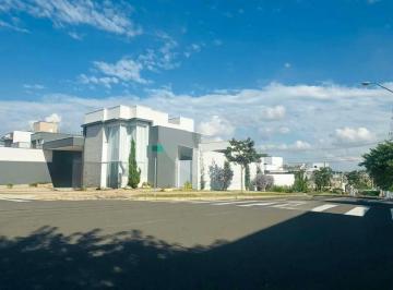 Imagem Principal · Linda casa em condomínio 3 suítes com piscina