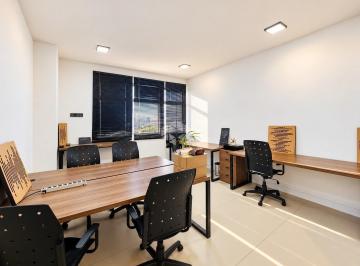 Photo 1 · Sala Comercial Mobiliada de 25 m² com Vaga de Garagem no Estreito. Pronta para Uso