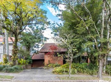 Casa · 261m² · 4 Quartos · 5 Vagas · Casa com amplo terreno e grande área verde à venda no Jardim Isabel