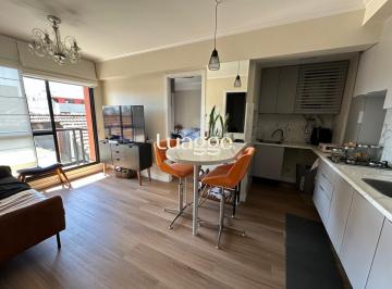 Apartamento · 52m² · 2 Quartos · 1 Vaga · Vende-se apartamento com 2 quartos (2 suítes), 51m² e 1 vaga – Santa Cecília