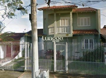 Casa · 197m² · 3 Quartos · 2 Vagas · Amplo sobrado com 3 dormitórios
