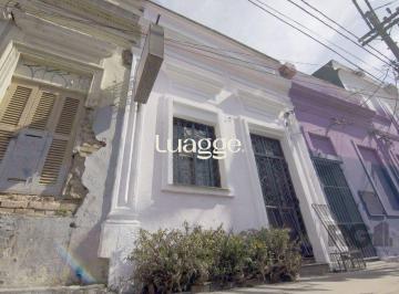 Casa · 116m² · 2 Quartos · Excelente casa de 116m² com 2 dormitórios no bairro Cidade Baixa.