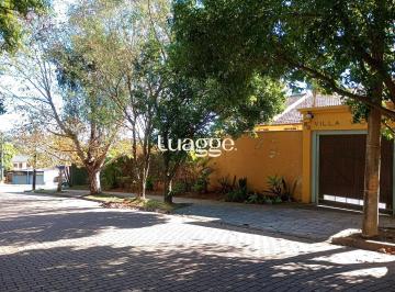 Casa · 123m² · 2 Quartos · 2 Vagas · Casa em condomínio com piscina e 2 vagas