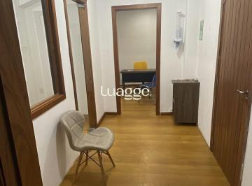 Comercial · 35m² · 2 Quartos · Sala comercial ou apartamento no Centro DESOCUPADA