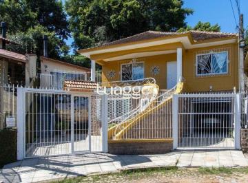 Casa · 149m² · 3 Quartos · 3 Vagas · Sobrado à venda no Bairro Medianeira, reformado, 3 quartos, lareira, churrasquei