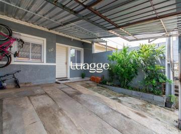 Casa · 44m² · 2 Quartos · 2 Vagas · Casa de 2 dormitórios e com 2 vagas de garagem em Cachoeirinha.