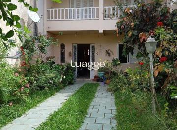 Casa · 180m² · 3 Quartos · 4 Vagas · Casa Sobrado Com Excelente localização