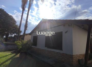 Casa · 300m² · 4 Quartos · 2 Vagas · Casa de 4 dormitórios e 2 vagas de garagem em Canoas.