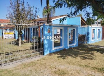 Casa · 240m² · 3 Quartos · 4 Vagas · Casa em terreno amplo na Praia do Laranjal, Pelotas 4 quadras da praia
