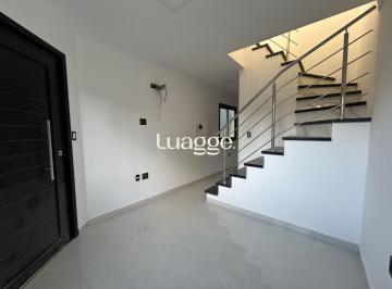 Casa · 33m² · 3 Quartos · 2 Vagas · Casa com 3 dormitórios, à venda no bairro Cristo Redentor em Porto Alegre