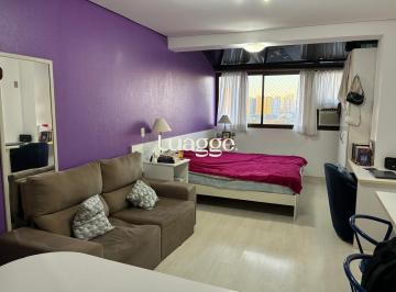 Apartamento · 32m² · Vende-se studio semimobiliado no Centro Histórico