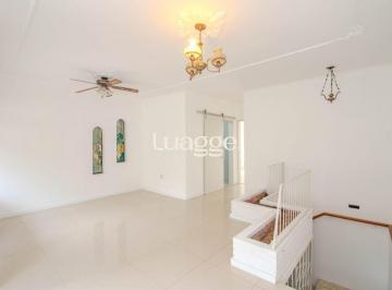 Casa · 190m² · 3 Quartos · 2 Vagas · Casa com 3 dormitórios no Bairro Jardim Floresta