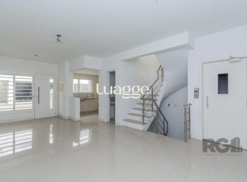 Casa · 251m² · 3 Quartos · 3 Vagas · Excelente casa em condomínio de 251m² com 3 suítes e elevador!
