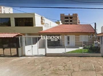 Casa · 180m² · 3 Quartos · 3 Vagas · Casa com 3 suítes e pátio amplo no Jardim Itú em Porto Alegre